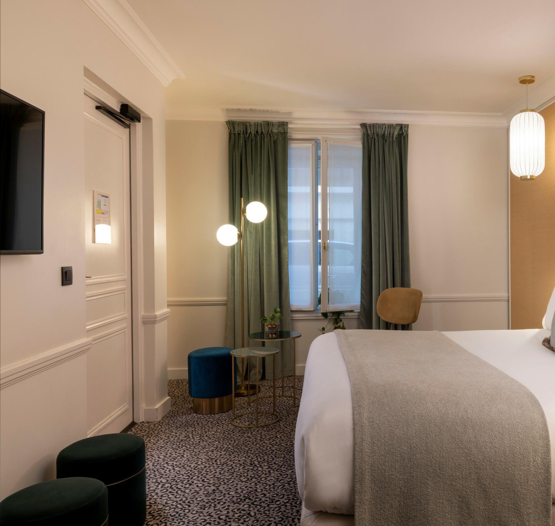 Hotel Gramont Paris, close to Opera Garnier, PMR single bedroom