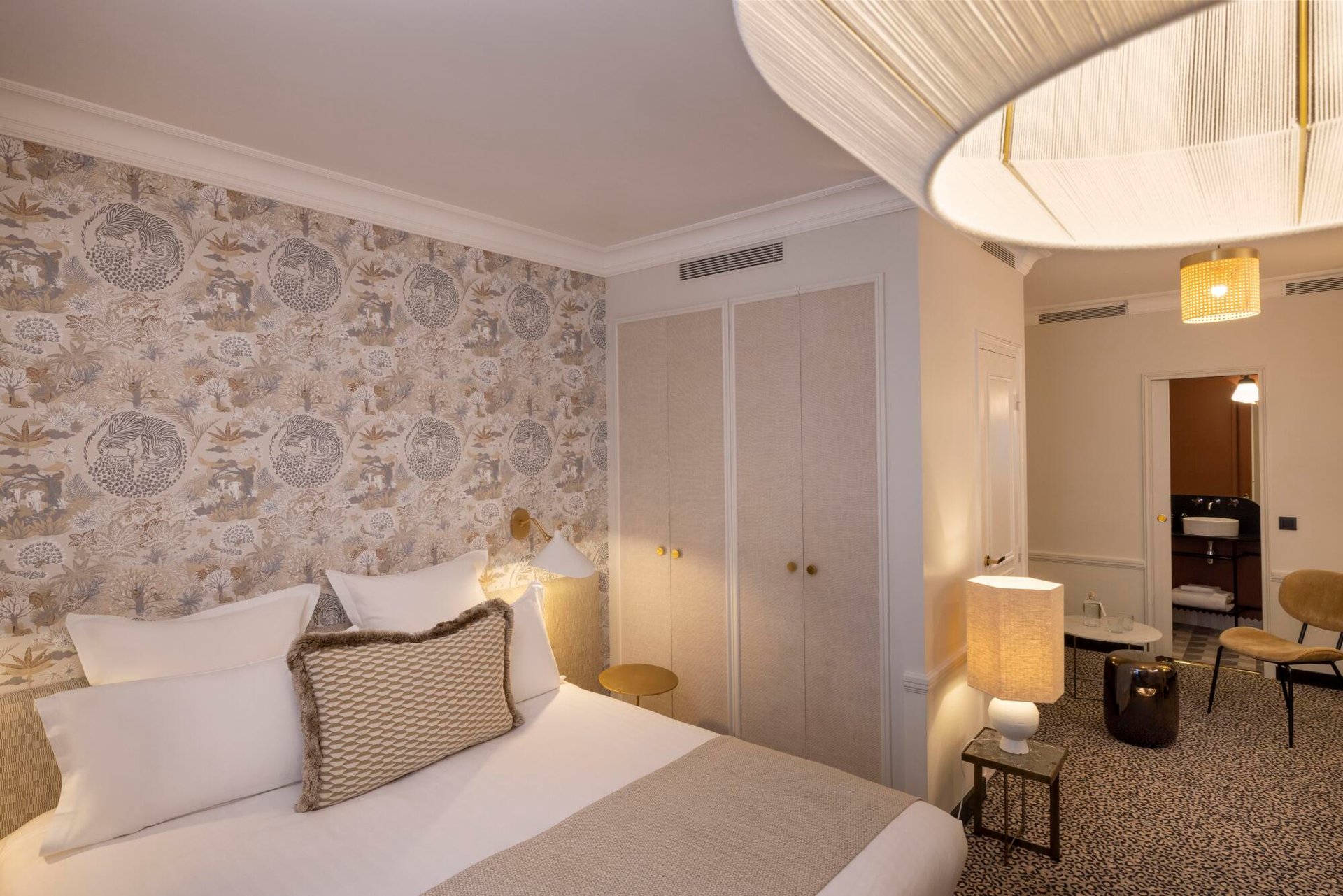The executive suite for 2 persons, for a romance at the Gramont hotel close to the Opera Garnier